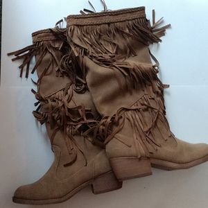 Pop runner camel suede smooth. NEW in the box